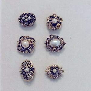 Elegant Gold and Pearl Brooch Set